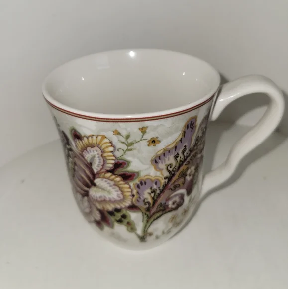 222 Fifth GABRIELLE CREAM Fine China Floral Paisley Coffee Mug Cup 4.25